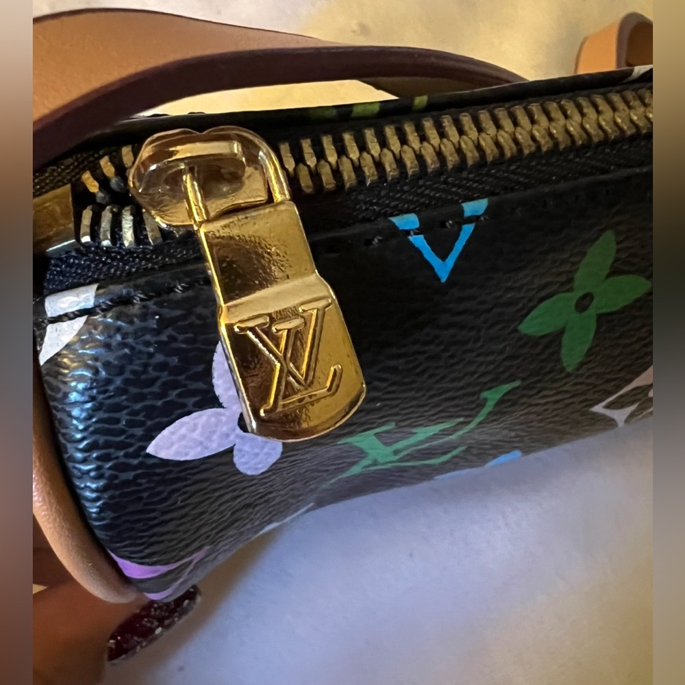 👑✅PRICE FIRM✅ Black Multicolor Monogram Mini Barrel Cosmetic Case. Brand new! - Picture 3 of 14